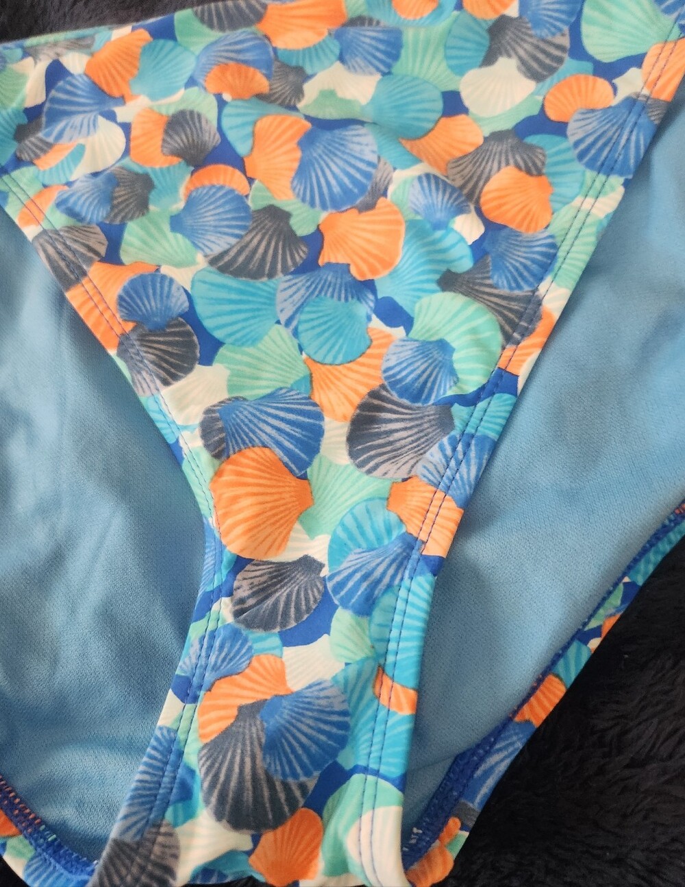 Decree Shell-Print Bikini Bottoms - Picture 3 of 9